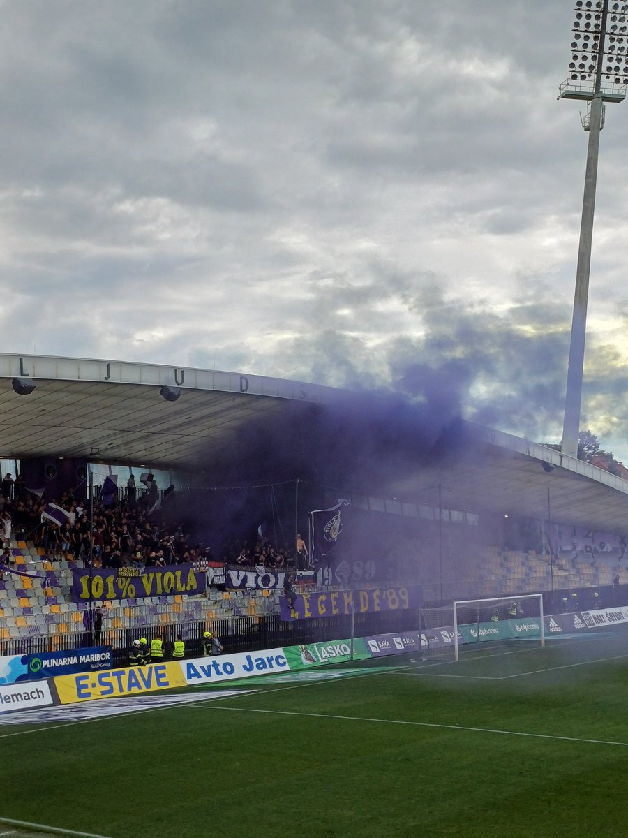 yodazib's tweet photo. 🗓️ 3/8 2025
🆚️ Maribor 2-2 Koper
🏆 🇸🇮 Prva Liga
🏟️ Stadion Ljudski vrt
👥️ 2800
🎫 15€
🕔 17:30
 
36 years of Viole Maribor 1989 #VM89 #groundhopping https://t.co/5zPRt8NRGI