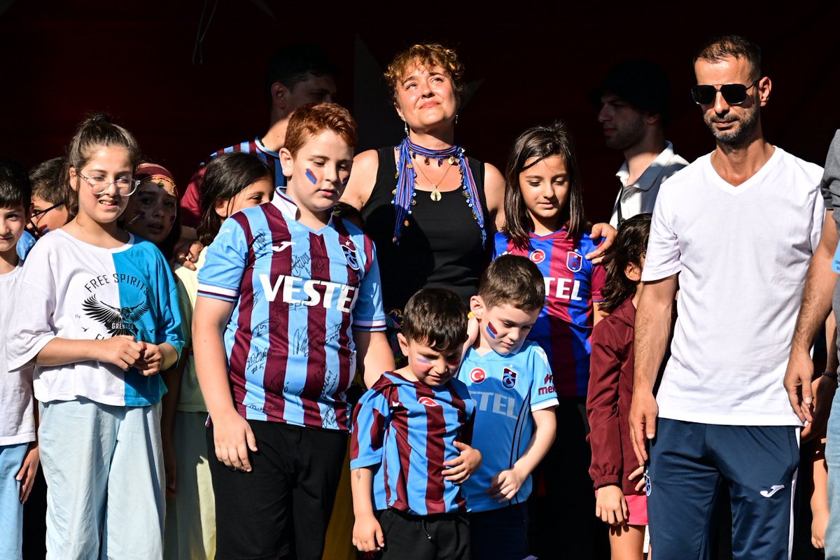 Trabzonspor’umuzun 58. kuruluş yıl dönümünü, geleneksel hale gelen Sütlüce buluşmasıyla kutladık.

Trabzonsporlular burada, ailemizin her daim yanında olmaya devam edecek.

#MattiaAhmetMinguzzi için adalet, çocuklarımız için adalet!

#GurbetçiGençler