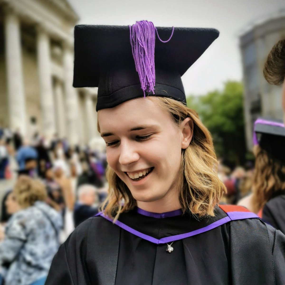 Brooke 🐝 tweet media