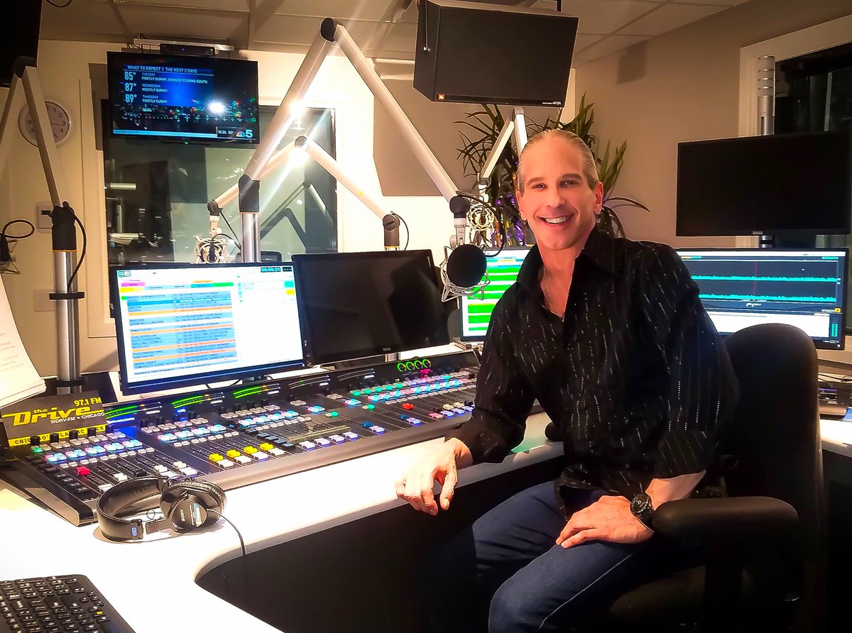 I've got a CLASSIC ROCK-apalooza for you this afternoon from 12noon-5pm on Chicago's Classic Rock 97.1 The Drive! 🎶✊😃🎶 

More details:  tinyurl.com/29wurh9f