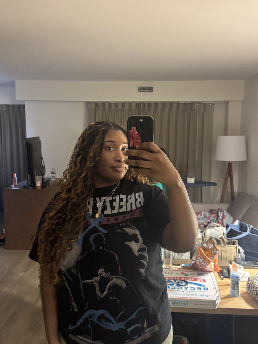 keannalanay's tweet photo. Didn’t take great photos of my outfit but I had a ball 👏🏽🤎 #BreezyBowIXX https://t.co/NoqMtFN9qX