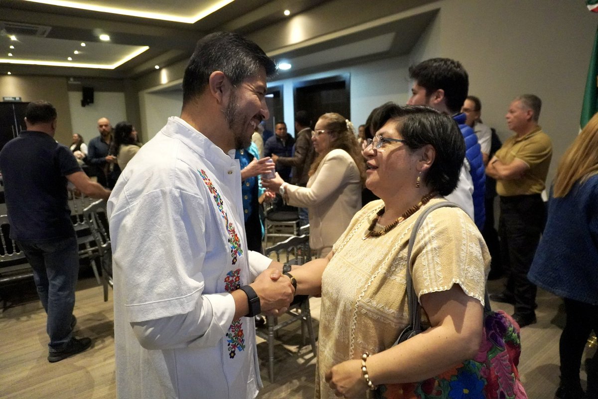 En Hidalgo hay trabajo, equipo y ánimo para construir un estado y un México mejor, donde las familias puedan tener un futuro más próspero. 💪

Gracias por la invitación Marcela Isidro presidenta del <a href="/PAN_Hgo/">PAN Hidalgo</a>, secretario general <a href="/pepezunigahe/">Pepe Zuniga</a> y <a href="/VictorHSanchezR/">Víctor Hugo Sánchez Rivera</a> secretario de