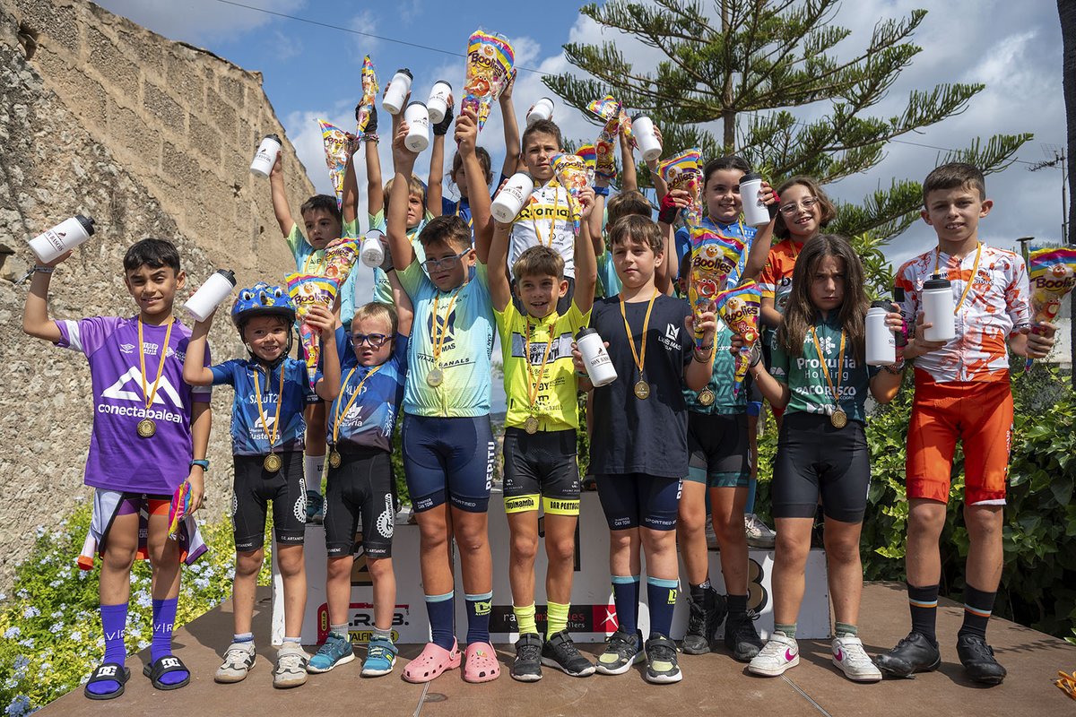 "VII CURSA CICLISTA FESTES SANT BARTOMEU"
Trofeu Toni Tous
Agosto es, sin duda, el mes más prolífico en cuanto a carreras en circuitos urbanos, con hasta diez pruebas programadas en distintas localidades mallorquinas... 
+INFO en Facebook