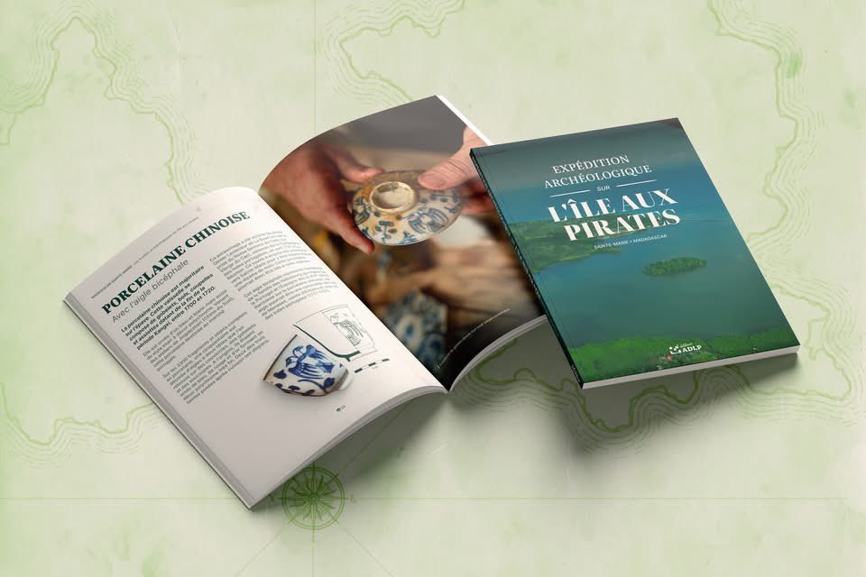 Vient de paraître ! L’île aux Pirates aux éditions ADLP <a href="/de_piraterie/">Archéologie de la Piraterie des XVIIe-XVIIIe s</a> 

Expédition archéologique à Sainte-Marie Madagascar 

À commander en ligne : archeologiedelapiraterie.fr/ressources/edi… 

et chez Librairie Archéologique : librairie-archeologique.com/index.html?pro…