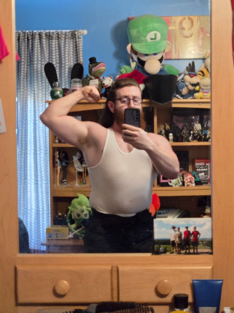 You know it, im a hunk brah!

#grommr