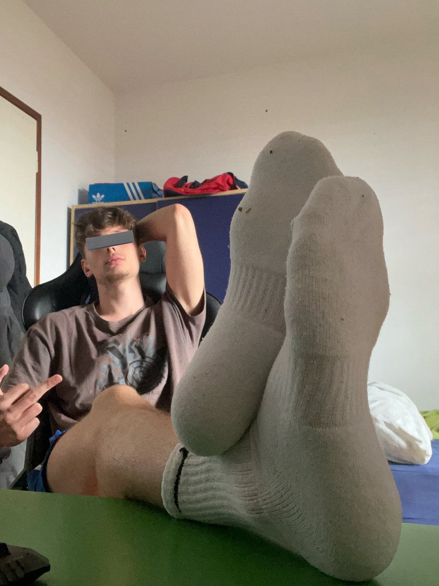 Worship and sniff like a good foot bitch.

#findom #findomdrain 
#findomgod #findomking #findomfeet #malefeet #footfag #cashmaster #alphamaster #paypig #findomdaddy #cashcow