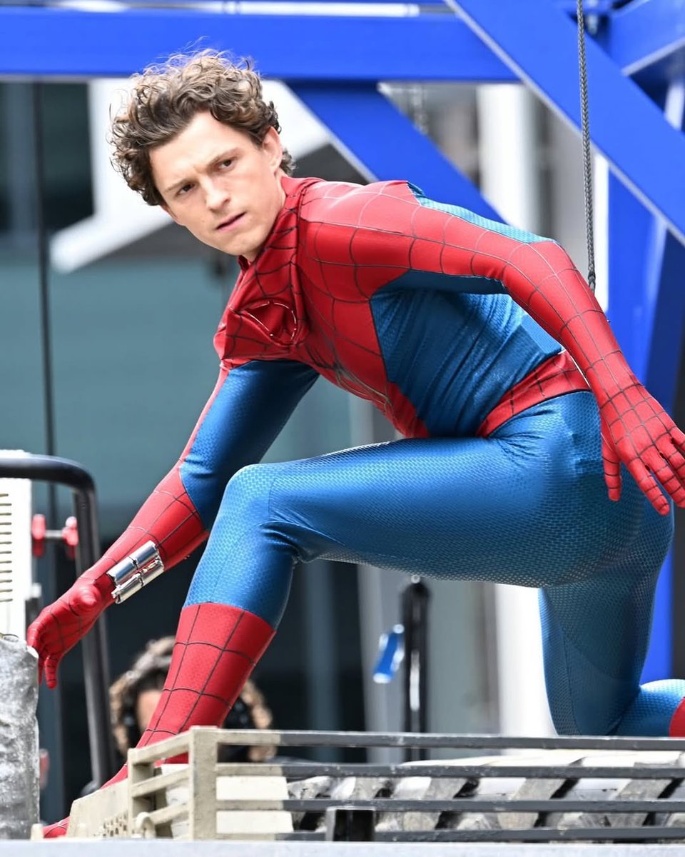 Warren Thompson “Cosmic Wonder” tweet media