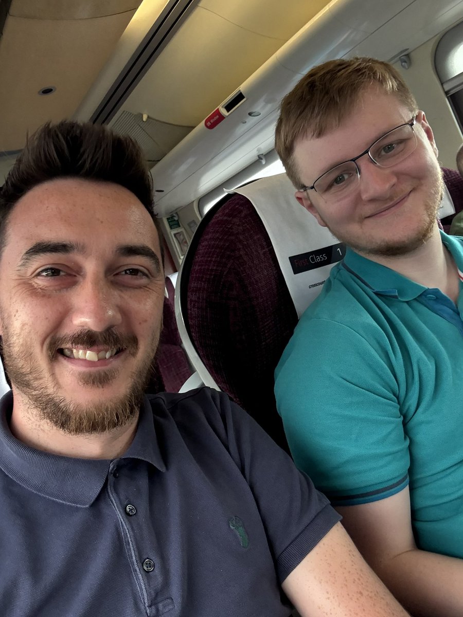 The only selfie we managed to get 🤦🏻‍♂️ 

- en route to the <a href="/greatestgather/">The Greatest Gathering</a> before the 🌧️ came 🫣

Thanks for a cracking day <a href="/AdamOnRailway/">Adam</a>