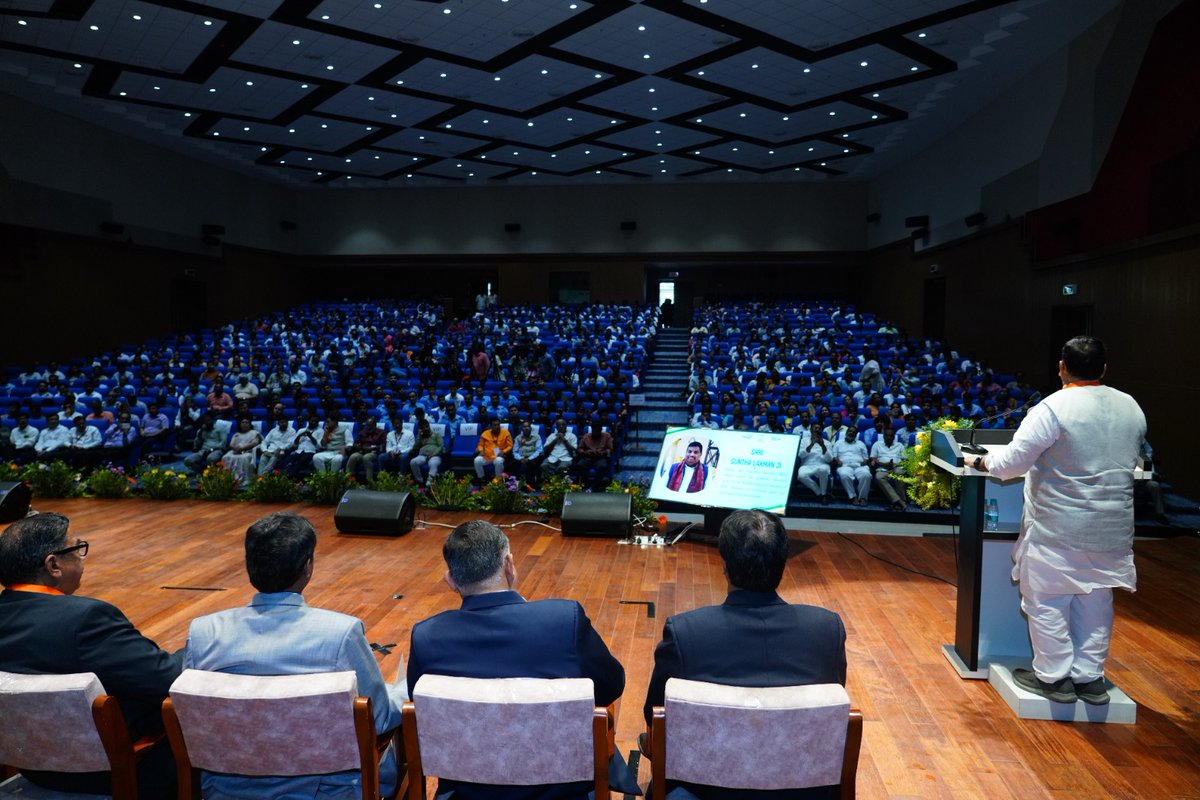 Nat'l Joint Org.Sec'y,ABRSM,  Shri <a href="/iLaxmanG/">Laxman G</a> Ji emphasized the organization’s commitment to integrating nat'l values into the edu framework. Our mission is to ensure that education not only empowers but also inspires – with duty, discipline, &amp;dedication to the nation at its core.