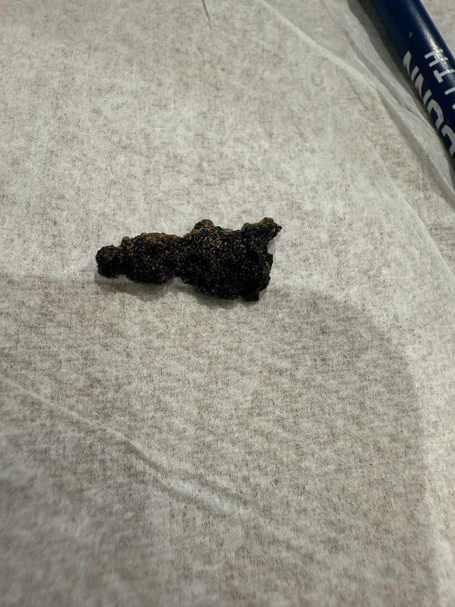 Straightface tweet media