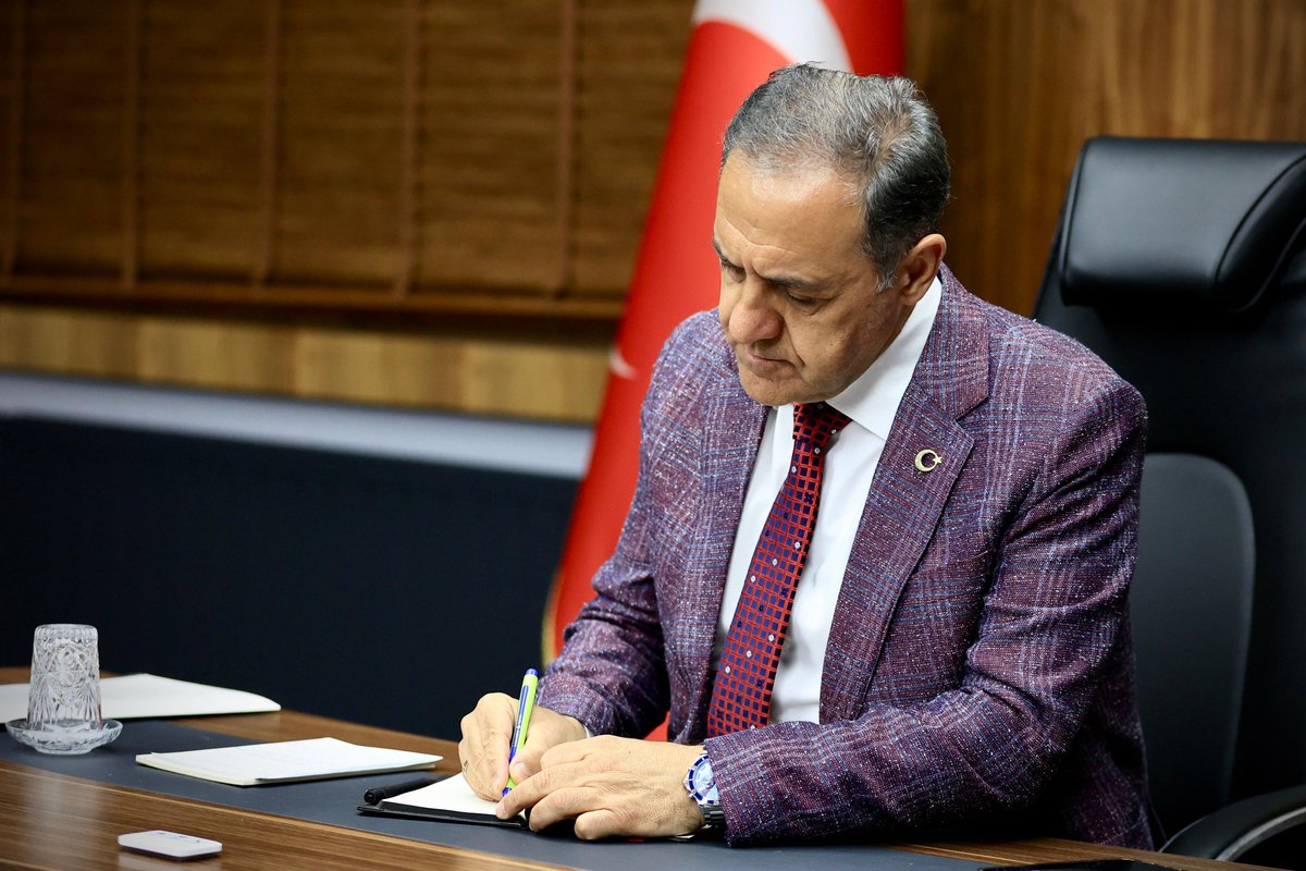 Dr. Ahmet Hamdi USTA (@ahusta07) on Twitter photo İçişleri Bakanımız Sayın <a href="/AliYerlikaya/">Ali Yerlikaya</a>’nın başkanlığında, büyükşehir statüsünde olmayan 51 ilimizin Valisiyle birlikte Video Konferans Sistemi (VKS) üzerinden gerçekleştirilen toplantıya katıldık.
Toplantıda, sahipsiz hayvanların ilçe ve köylerimizden toplanarak il İçişleri Bakanımız Sayın <a href="/AliYerlikaya/">Ali Yerlikaya</a>’nın başkanlığında, büyükşehir statüsünde olmayan 51 ilimizin Valisiyle birlikte Video Konferans Sistemi (VKS) üzerinden gerçekleştirilen toplantıya katıldık.
Toplantıda, sahipsiz hayvanların ilçe ve köylerimizden toplanarak il