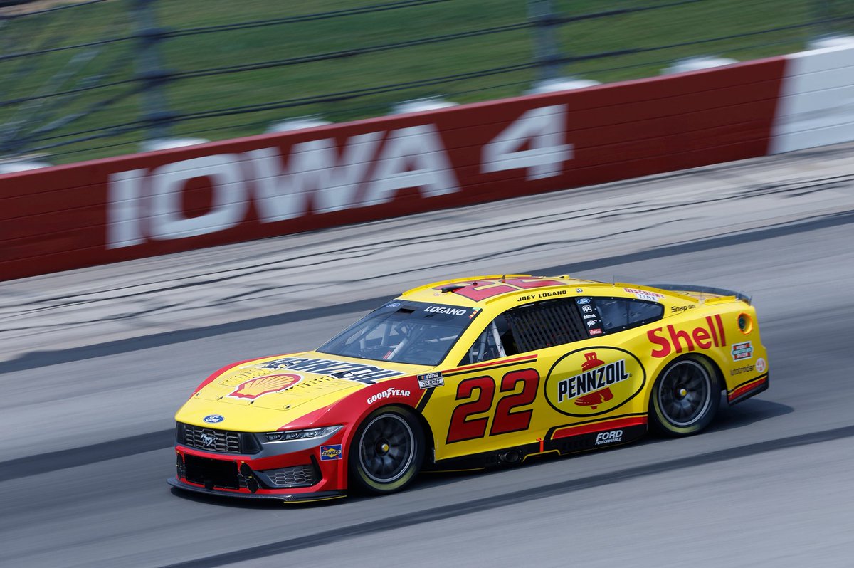 Joey Logano tweet media