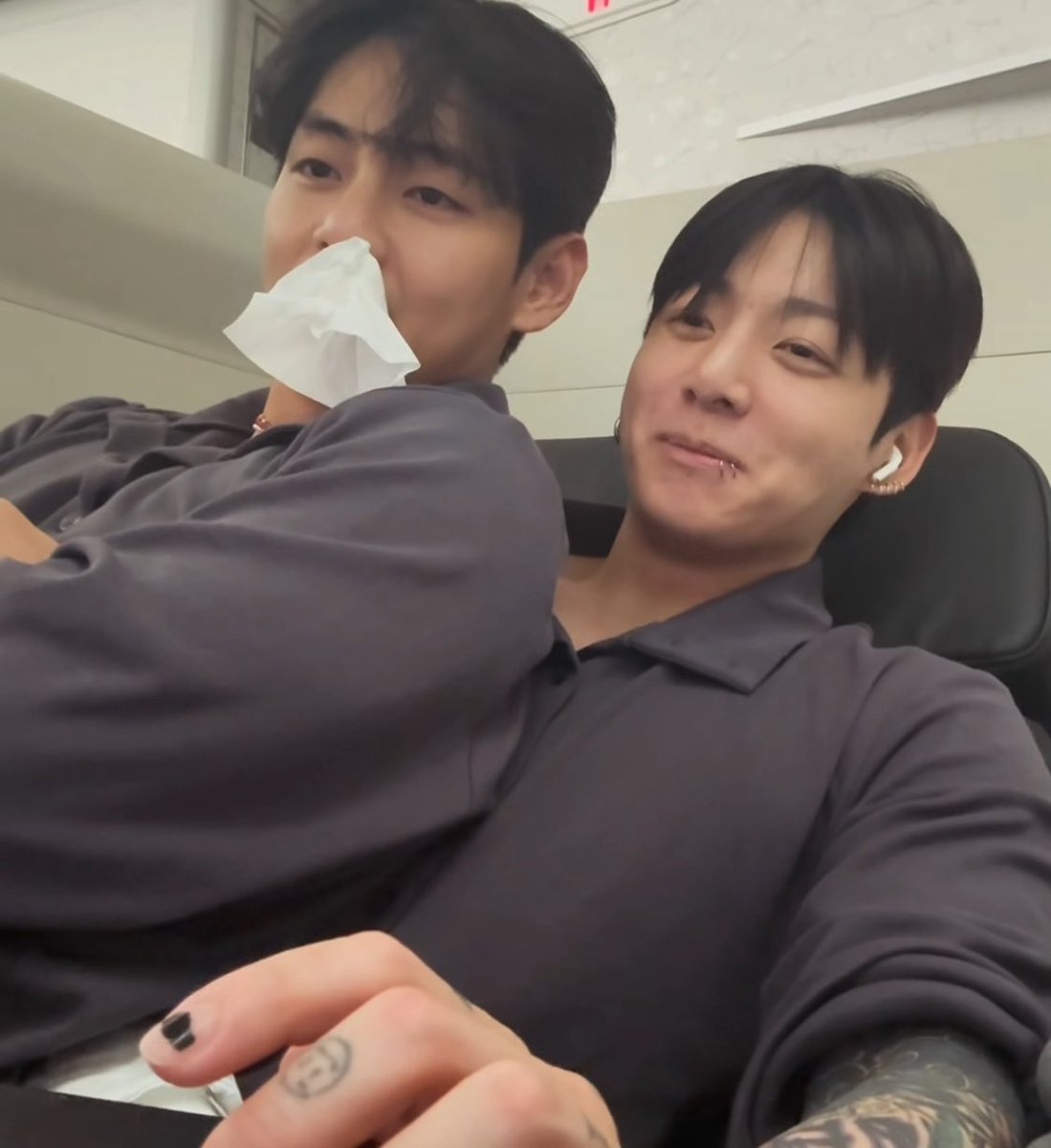 ชั้นก่ออยากดูด่วยนะ หึ่มๆ

ก่อมานี่ดิ