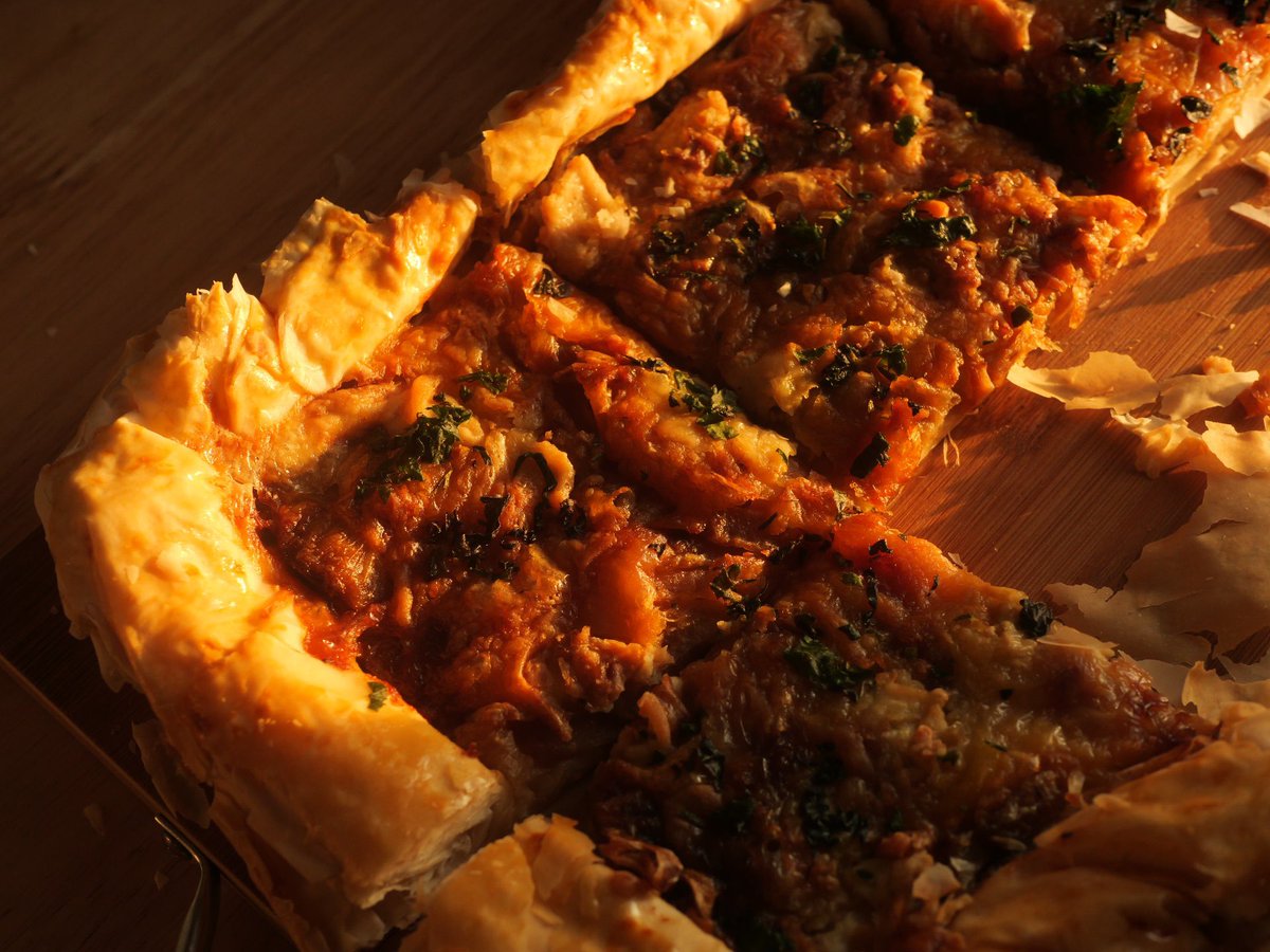 caramelized onion &amp; brie tart 🧅🧀

second photo was for evo
