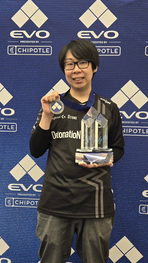 I was able to win the championship at Fatal Fury🥇
Thanks for your support🙇🏻‍♂️
EVO2025、餓狼部門優勝しました！
本当に嬉しいです！！
応援ありがとうございました！🙏
#DFM_WIN