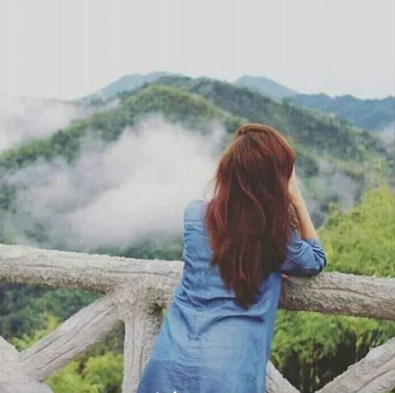 रिश्तों की रस्सी कमजोर तब हो जाती है, जब इंसान गलतफहमी में पैदा होनेवाले सवाल खुद ढूंढता है, और जवाब भी खुद ही बना लेता है !! 📜

सुप्रभात प्यारे दोस्तों 🧖