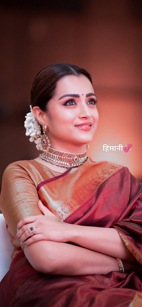 प्रेम करना मुश्किल नहीं है
और ना ही मुश्किल है उसे निभाना...

मुश्किल तो है..."तुम और मैं"  की अदला-बदली हो जाना...

प्रेममय हो कर "मैं"  का "तुम"
और "तुम" का "मैं" हो जाना...

हर हर महादेव..!❤️ 

हिमानी 💞