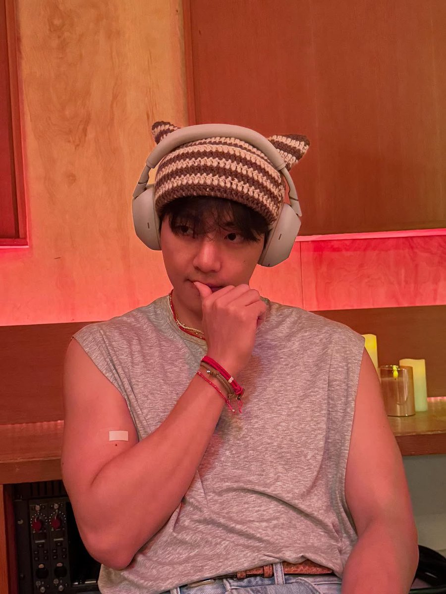fairytale_EHEH's tweet photo. 250804 태형 인스타 피드(1-20)

🐯 엉망진창 근황, 심심해하는 아미에게 전하기 https://t.co/k1zdQYcU6e