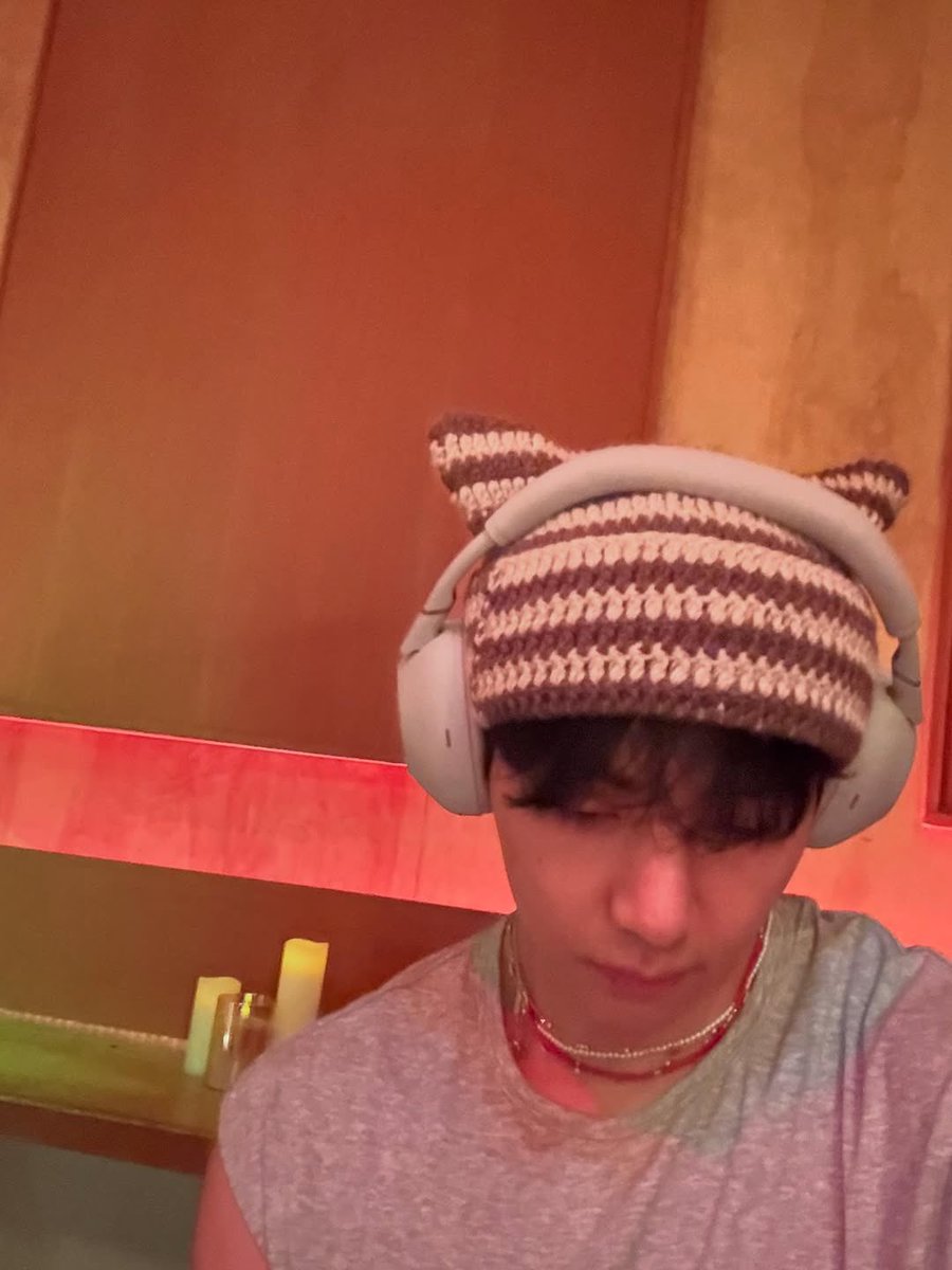 fairytale_EHEH's tweet photo. 250804 태형 인스타 피드(1-20)

🐯 엉망진창 근황, 심심해하는 아미에게 전하기 https://t.co/k1zdQYcU6e