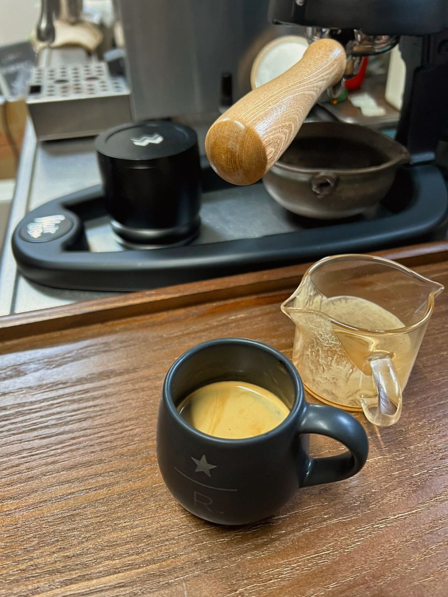 のんびり生活情報 (@sendai_jyouhou) on Twitter photo エスプレッソ ターボショット
<a href="/nob_caffe/">NOB COFFEE</a> さん ウガンダ
果実感の強い香りシトラス系の爽やかな酸味プラムのような甘さしっかりしたボディ感の美味しい一杯
Flair 58+ In 15g Out 40g 純正バスケット ダブルスパウト blind shaker 挽き目 3.9 15秒
#エスプレッソ
#ターボショット
#variavs3 エスプレッソ ターボショット
<a href="/nob_caffe/">NOB COFFEE</a> さん ウガンダ
果実感の強い香りシトラス系の爽やかな酸味プラムのような甘さしっかりしたボディ感の美味しい一杯
Flair 58+ In 15g Out 40g 純正バスケット ダブルスパウト blind shaker 挽き目 3.9 15秒
#エスプレッソ
#ターボショット
#variavs3