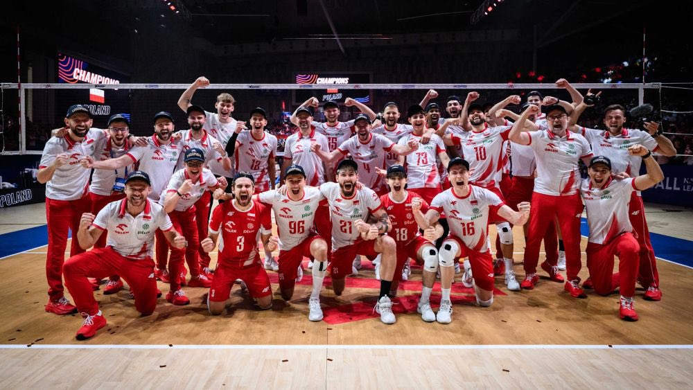 世界排名第一的波兰队3日晚在这里以3:0战胜世界排名第二的意大利队，夺得2025年世界男排联赛冠军。