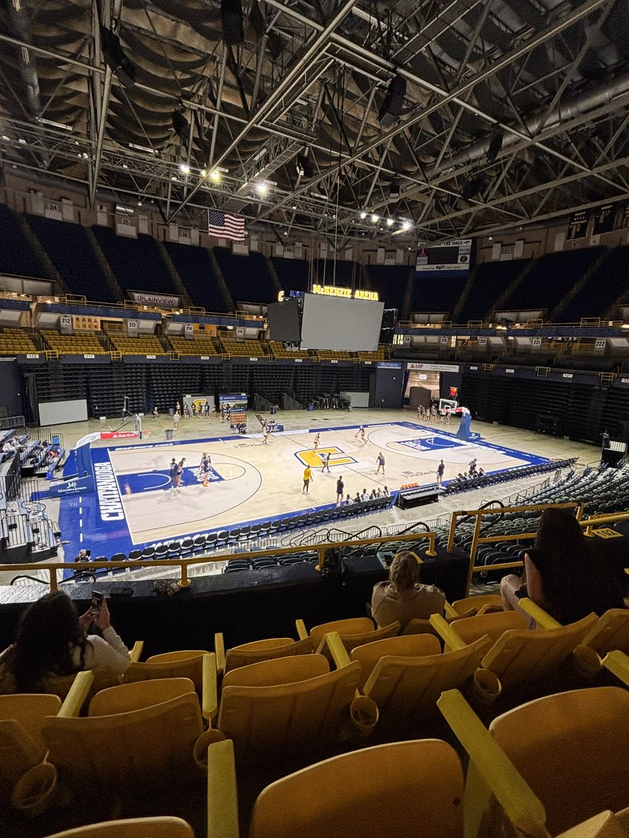 I had a great day at the <a href="/UTChattanooga/">The University of Tennessee at Chattanooga</a> Elite camp! Thank you <a href="/CoachDSchirm/">Deandra Schirmer</a> for having me!
<a href="/HPT30s/">Hardest Playing Team💨</a> <a href="/jmvarpness/">Jill Varpness</a> <a href="/KevinVarpness/">Kevin Varpness</a>