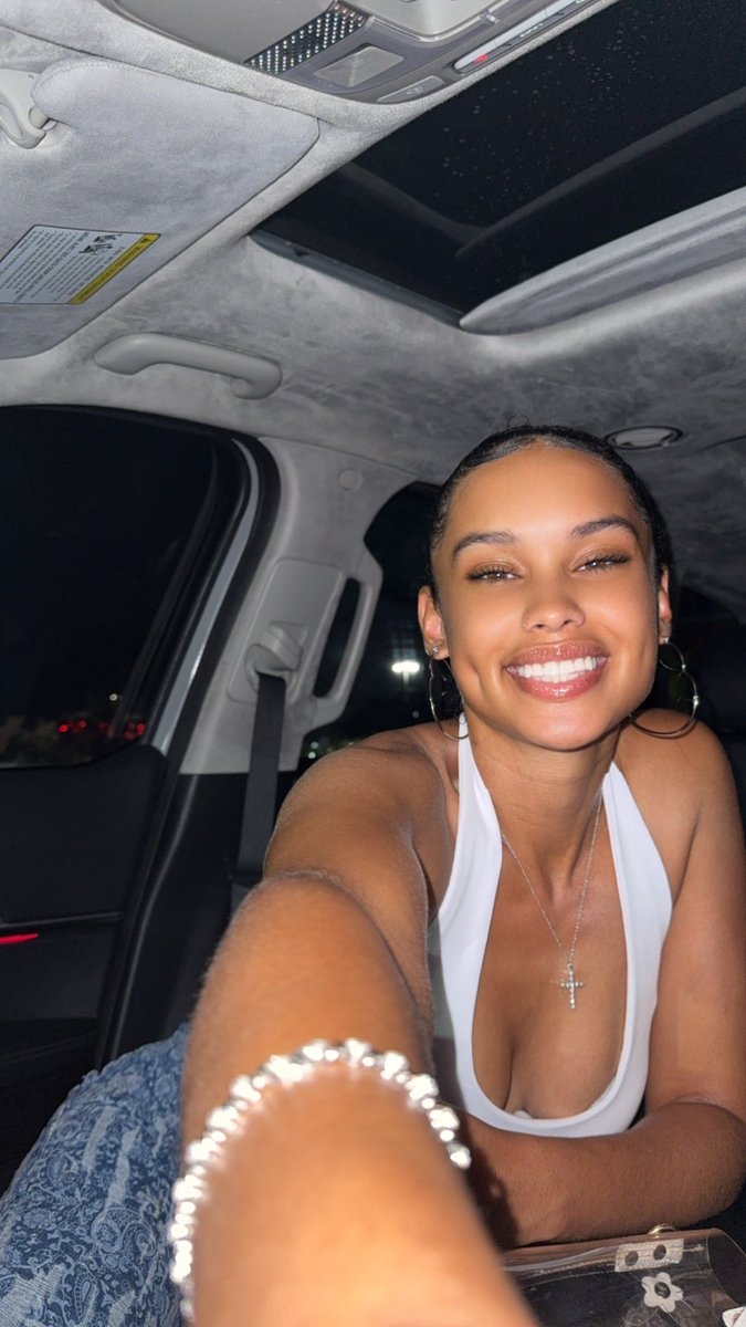 _AmberDenisee tweet media