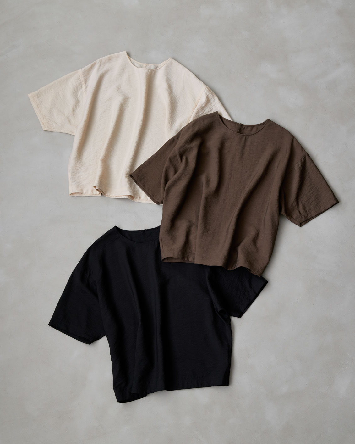 北欧暮らしの道具店　きれい色のTシャツブラウス 店長佐藤の着回しコーデ】セットアップや、きれい色Tシャツ