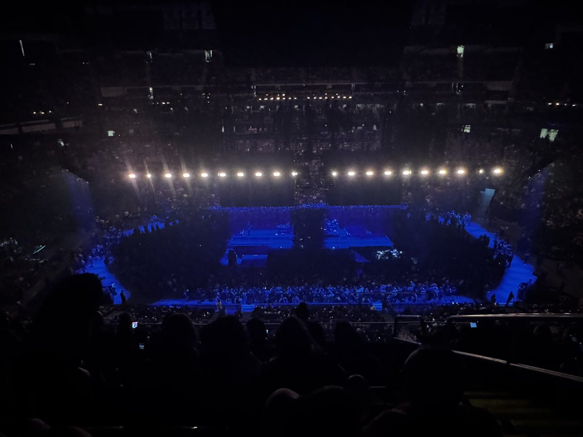 Jacob Markstrom leads the #NJDevils on the ice for warmups. He’s your starter tonight