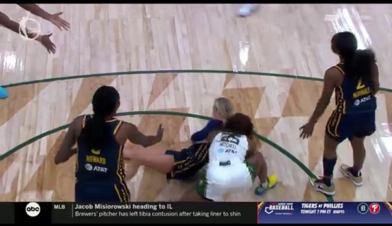TheW360 on X: "Jump ball????? https://t.co/QCXMNwzCZv" / X