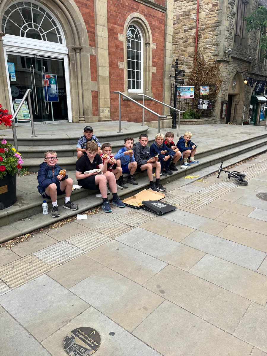 northfieldblk11's tweet image. If ur starting out with a new team and want to make them a boss little group. Make sure you do stuff like this with them 🙏 🏕️ #properteam