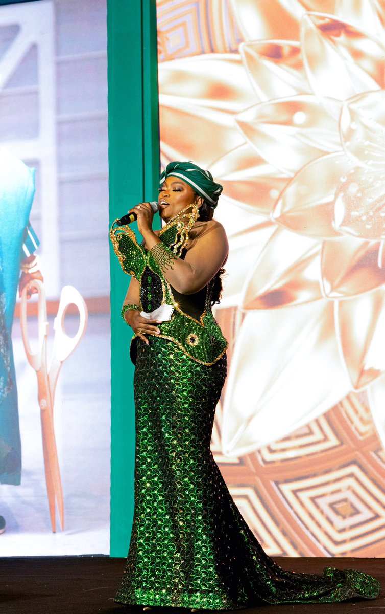 DHAYOH_'s tweet image. It was beautiful photographing these beautiful faces at Seyi Vodi’s 50th birthday.

 @_dinomelaye 
@funkeakindele 
@timidakolo 
@iam_TerryApala