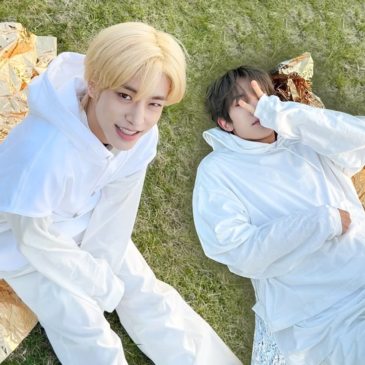 monikeuu's tweet image. .  　⸸  busco mutis !  ୨ৎㅤֺㅤ

   ㅤ she | 19 | isfp-a
ㅤㅤ ꒰  #kpoptwt  #stantwt  ꒱

— esta cuenta estará dedicada principalmente a au's y os, mayormente sobre enha pero principalmente HEEJAKE .

 ㅤ ֹ   𝅼 ५   Acepto cualquier fandom 

↻ + ♡ = para ser inseparables !