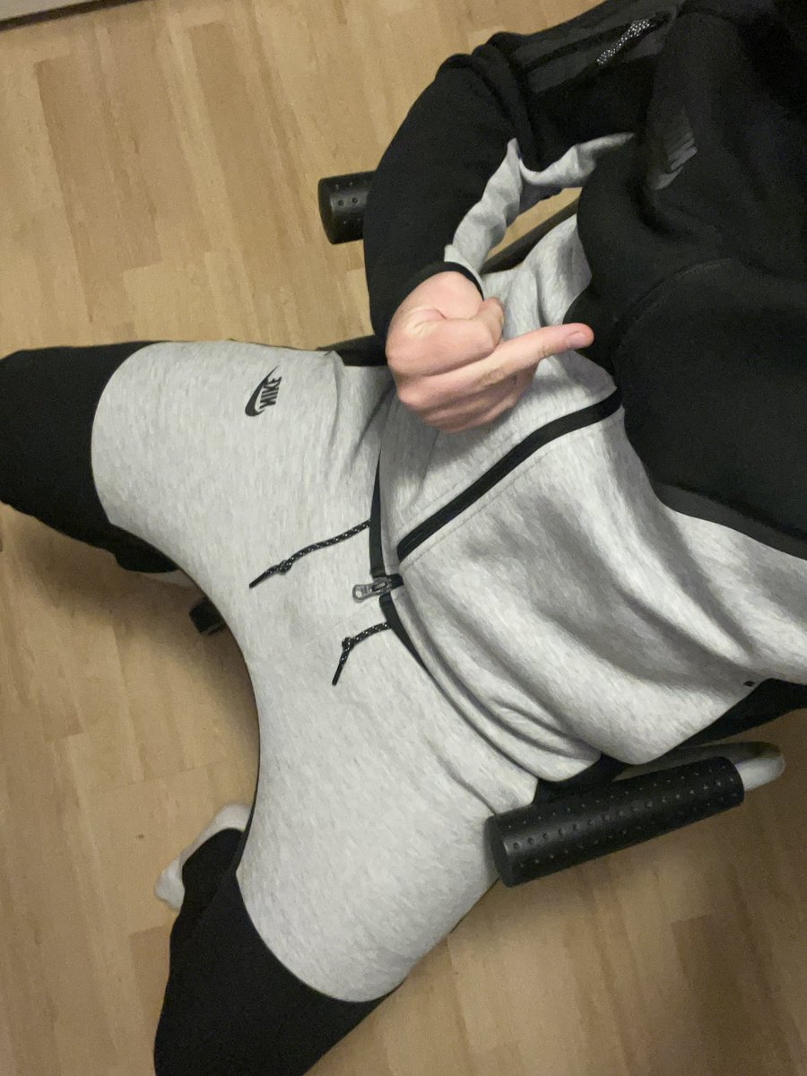 trackieNL2004's tweet image. Filthy socks and a new tech fleece