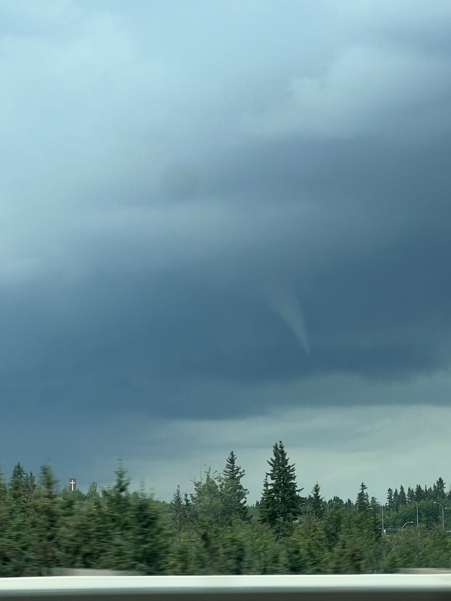 SW Edmonton between 14:15 and 14:20. #abstorm #abwx