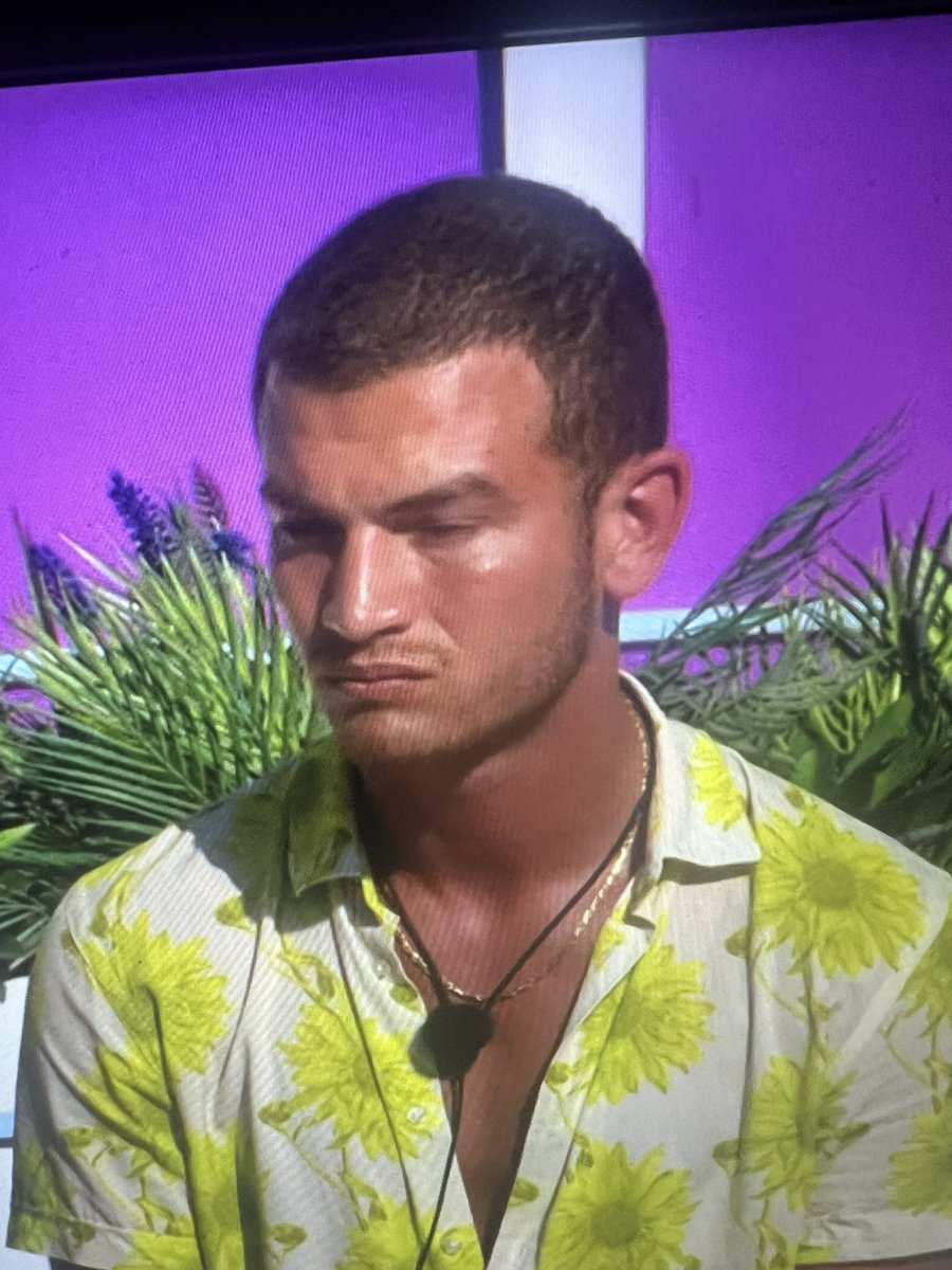 Imogen_Alanah's tweet photo. I finally know who Blu reminds me of #LoveIslandUK #LoveIsland https://t.co/e9lau8YLpe
