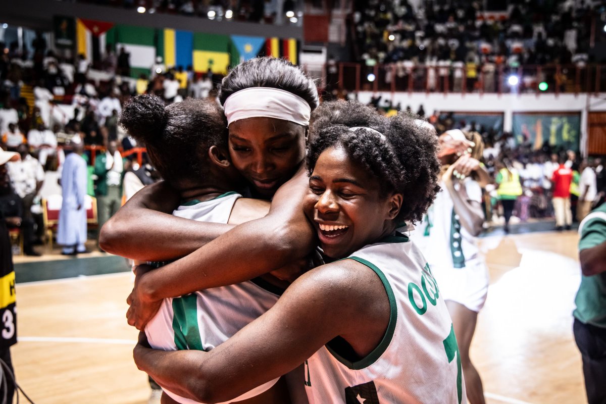 Big sacrifice for her country!! 

Sarah Ogoke put to bed last year November, and her baby is not even a year old yet. 

However, when the call to serve her country came once again, she embraced it with both arms and flew to Abidjan to help out Nigeria at the Afrobasket women's