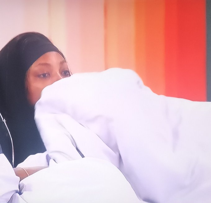 FranQ_Poet's tweet photo. 🎯😎

I left for a while. Was Mide crying?💔💔😥
I hope what Ebuka said is not getting to her too much.
#BBNaija https://t.co/To2Gcqgck1