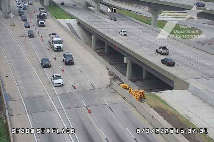 krldtraffic's tweet photo. #Arlington: crews working to repair the crash heads/water cushions from earlier accident SB 360 just past the I-30 overpass blocking 2 left lanes, adding 5 minutes to your drive. Keep right! @KRLD
#KRLDTraffic #1080KRLD #trafficalert #Waze
@TxDOTFortWorth #ArlingtonPD https://t.co/zZAfC3Qy9Q