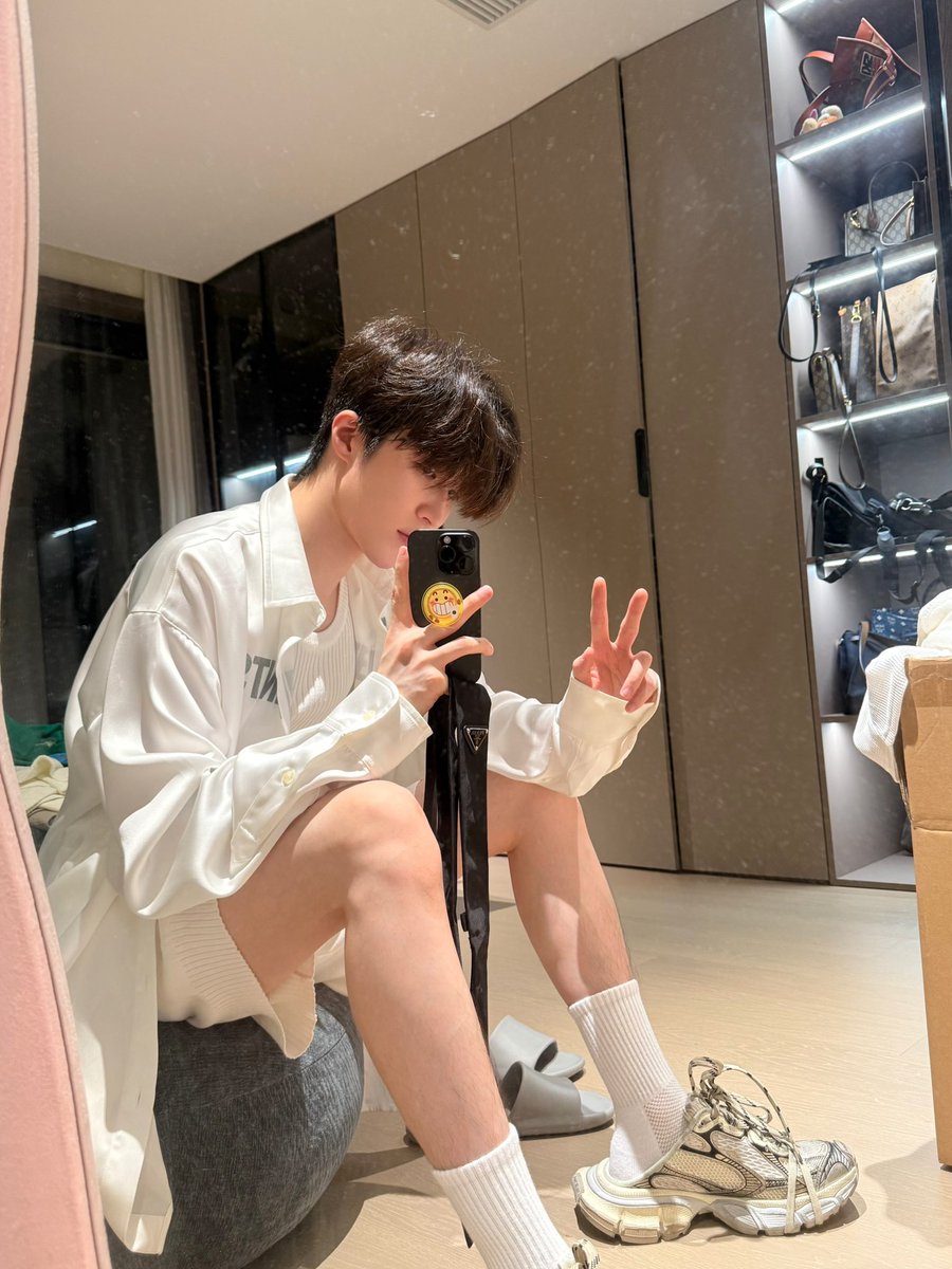 CasperLEe tweet media