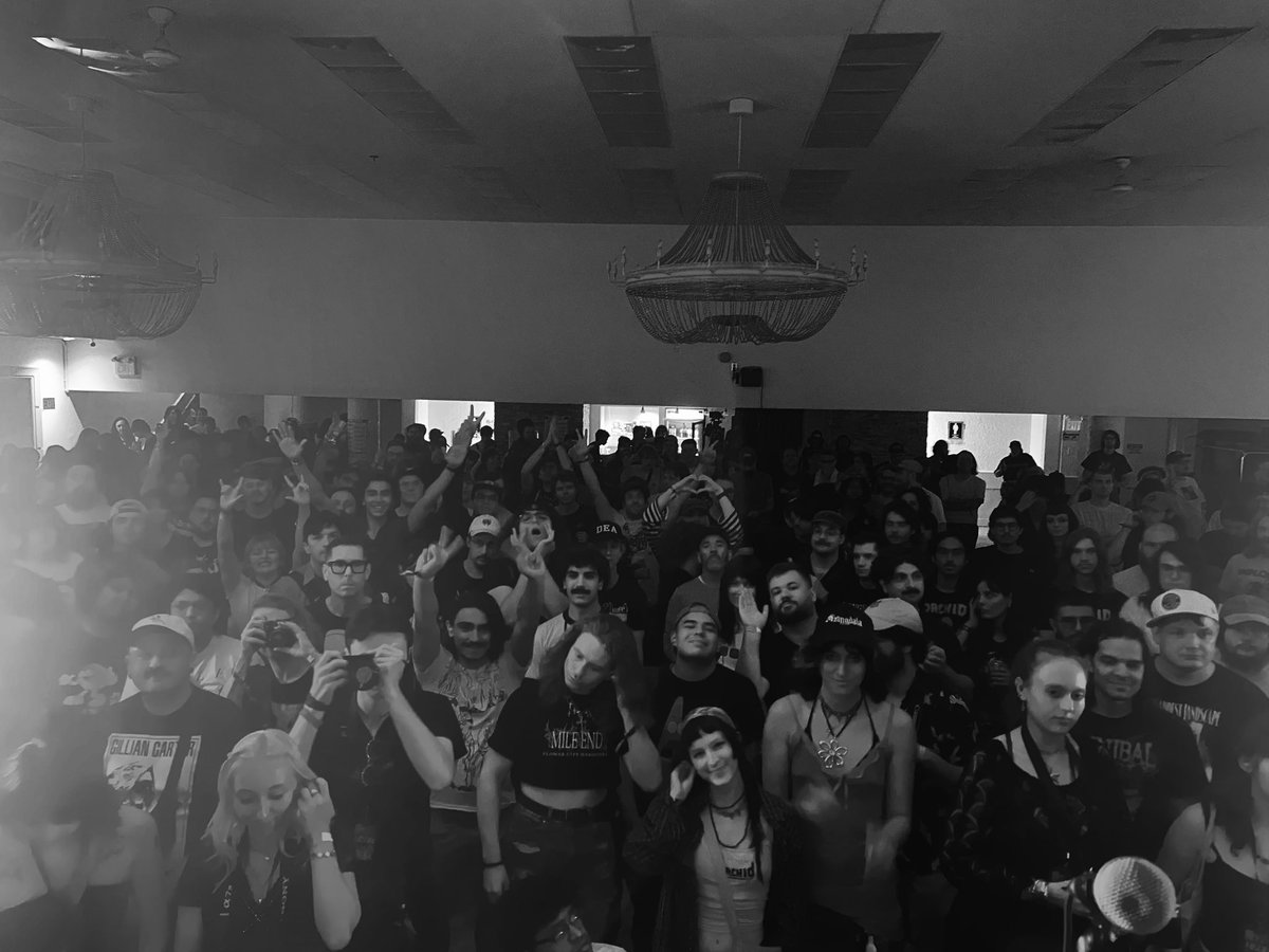 played an intense cathartic screamo set to the most people i’ve ever been in front of in toronto last night. tonight i play in sadness to the same people on an even bigger stage and i’m just so thankful for where music has taken me so far. new friends fest is special