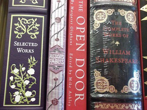 RachelHGrant1's tweet photo. "The shop was quiet, books lining the shelves like sentries to a secret world. Unseen, a hidden ghost danced alone. It was time for a happier ending." Read A Happier Ending: https://t.co/xlu5dATPLr https://t.co/arnfQsG9YP