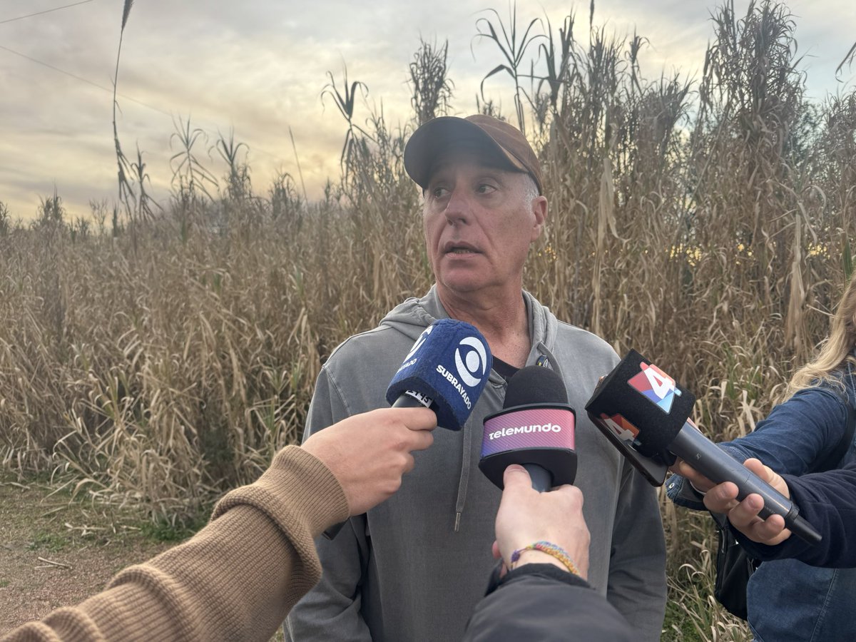 #AHORA El ministro Carlos Negro indicó que la incautación de droga en Punta Espinillo es “histórica” y que se trata de un “duro golpe” al narcotráfico.

El presidente de la República ya está al tanto de la situación y manifestó su satisfacción por el trabajo.

<a href="/TelemundoUY/">Telemundo</a>