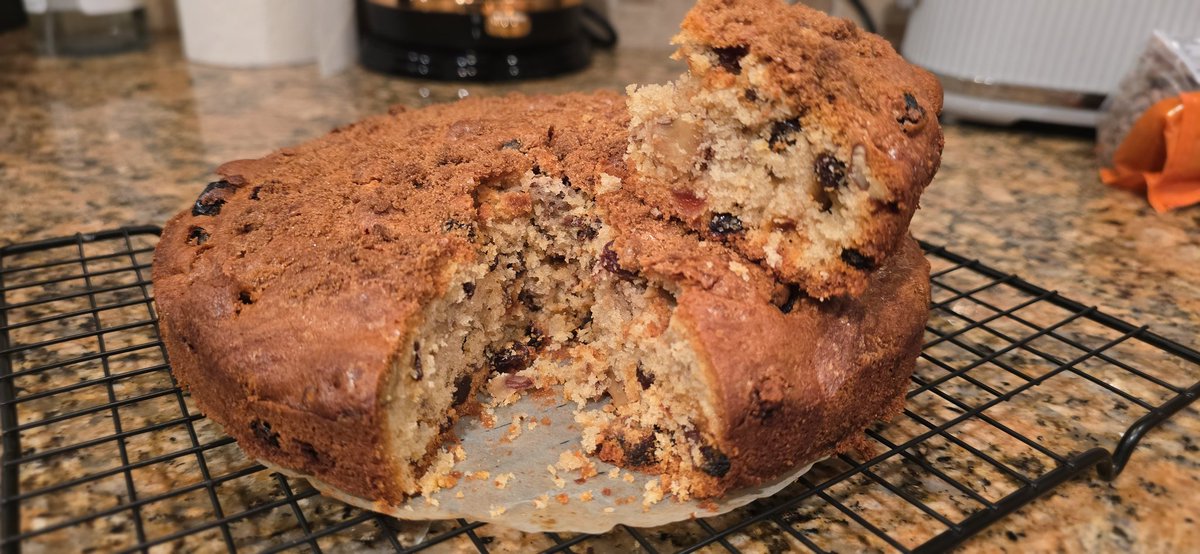 redteamJSY's tweet image. Is it 9 pm on a Sunday? Did I suddenly have the need to make a fruit cake?

🤦‍♂️😂 #weekendbaking #fruitcake