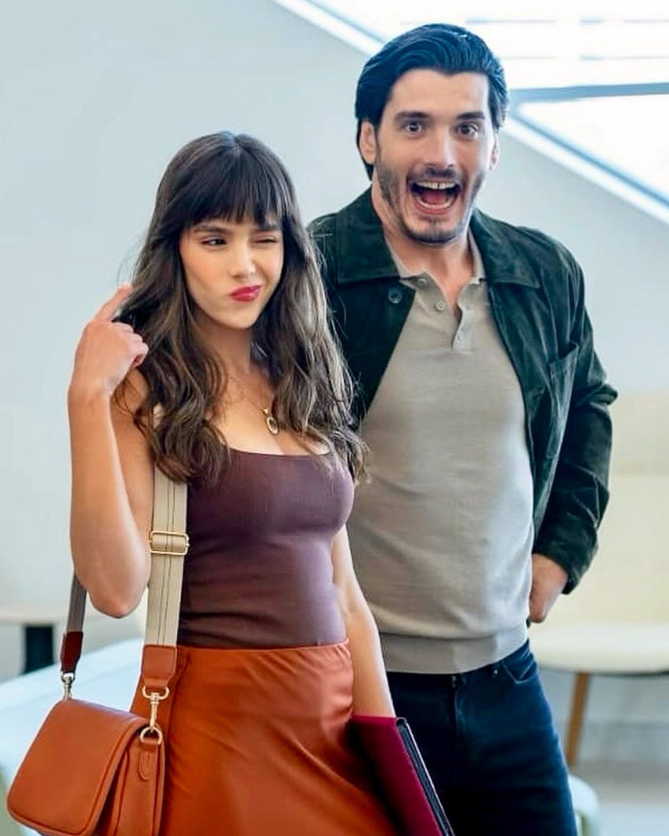 Sam and Yon behind the scenes and a little crazy! #VelvetElNuevolmperio #YonGonzález