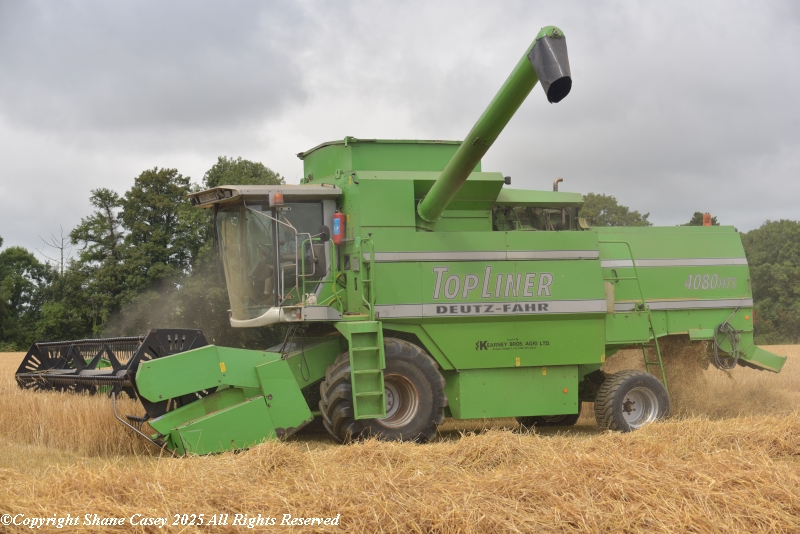#Harvest2025 A few photos from the last few weeks of this years harvest in East &amp; North Cork. I have not been out as much as in previous years but what I did manage to get I am more than happy with. A huge word of thanks to all I have managed meet and snap.
#IrishTillage