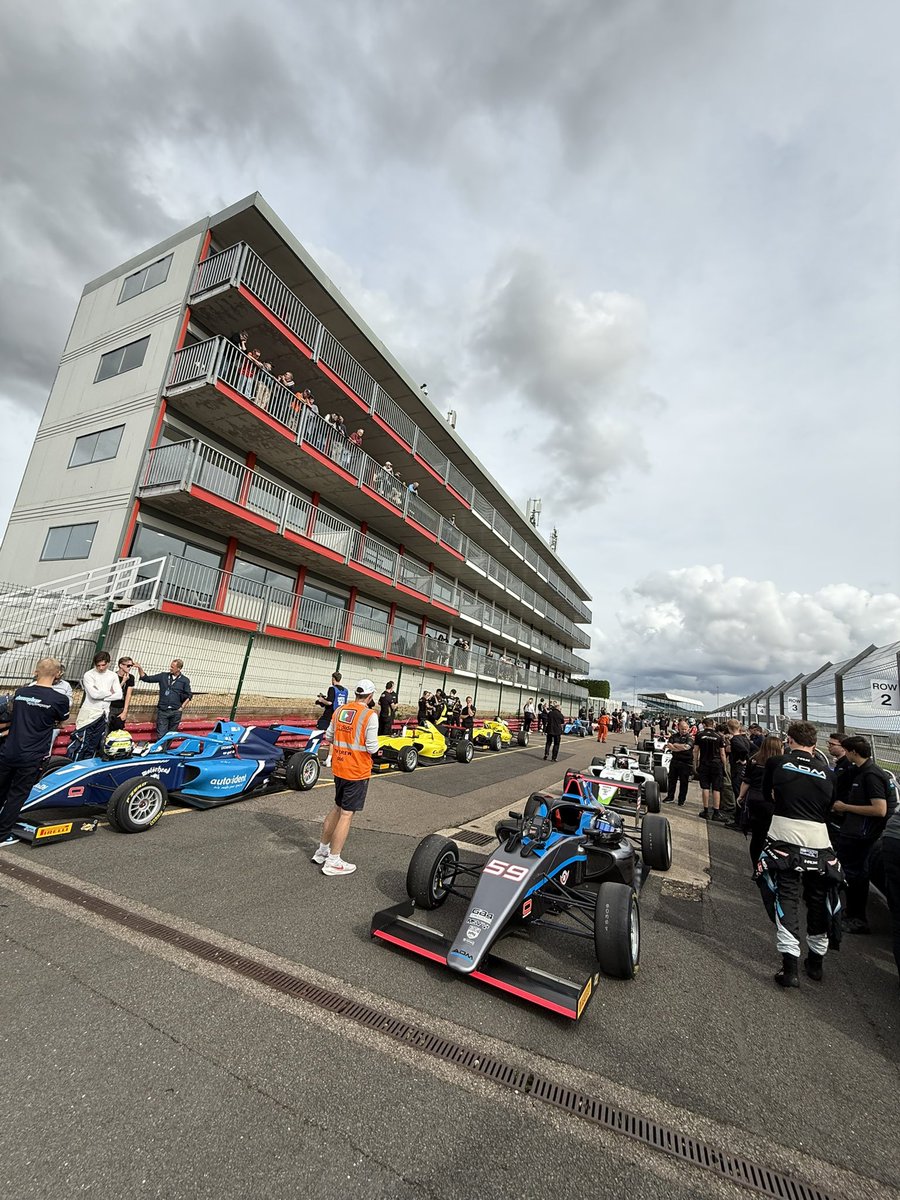 Snapshots from a bonkers weekend at <a href="/SilverstoneUK/">Silverstone</a> 😅

GB3 &amp; GB4 back together again for the first time since April, it was a busy one…!