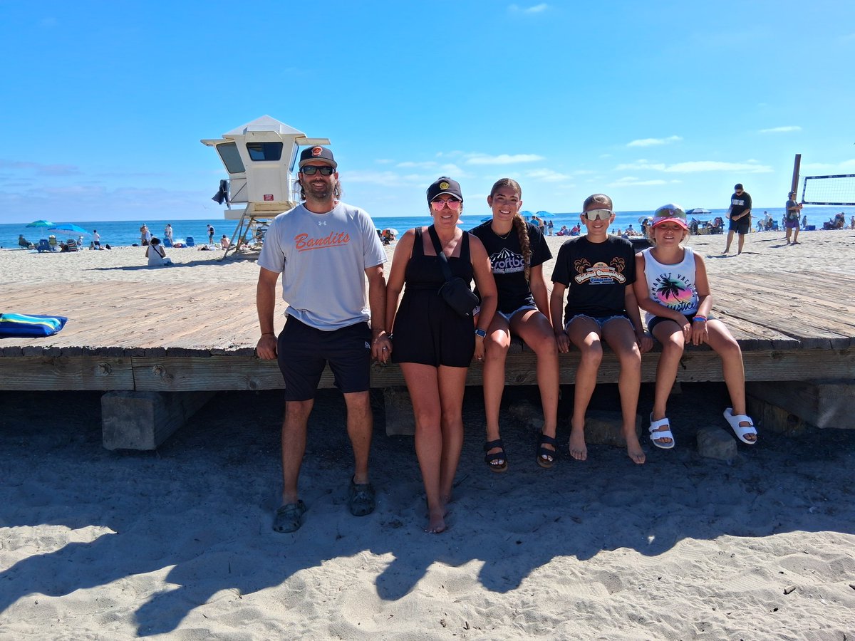 We went to PGF Nationals this week to watch my sister and her team. Here we are at Laguna Beach, California ⛱️. Follow my sister <a href="/AultTyller2032/">Tyller Ault</a>