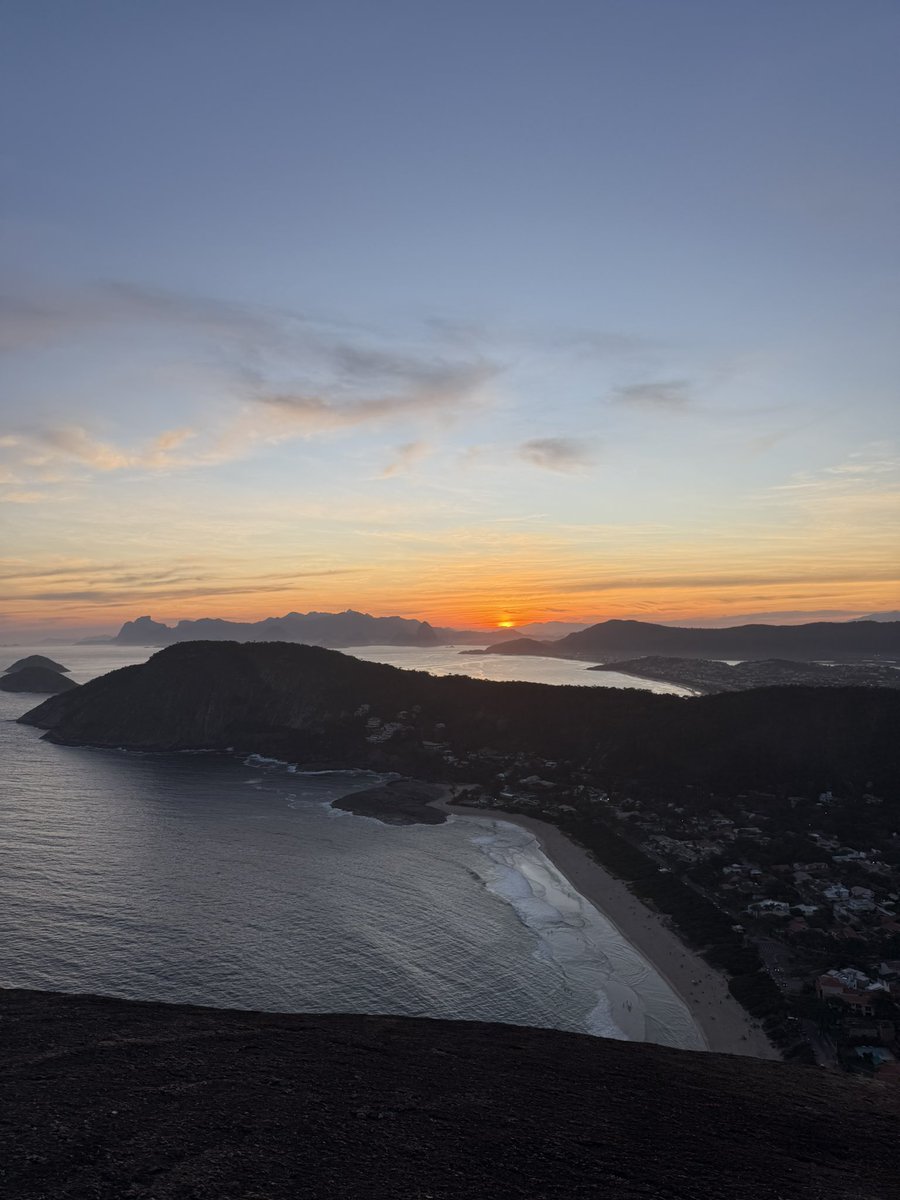 Fim de tarde hoje do Costão de Itacoatiara. Niterói é incrível!