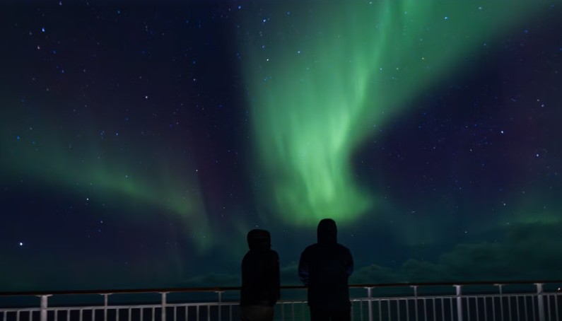 World’s Only Chief Aurora Chaser Now On Hurtigruten’s Premium Signature Voyages - allthingscruise.com/worlds-only-ch…